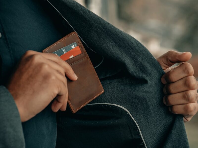 Photo credit card track